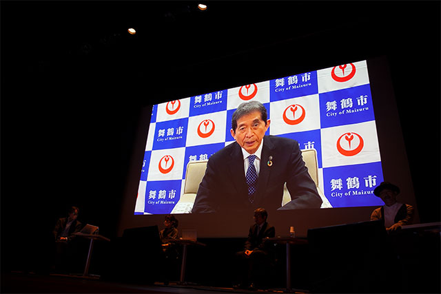 第2部でビデオ出演する多々見舞鶴市長